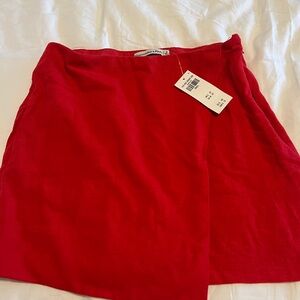 Abercrombie red skort (new, never worn)